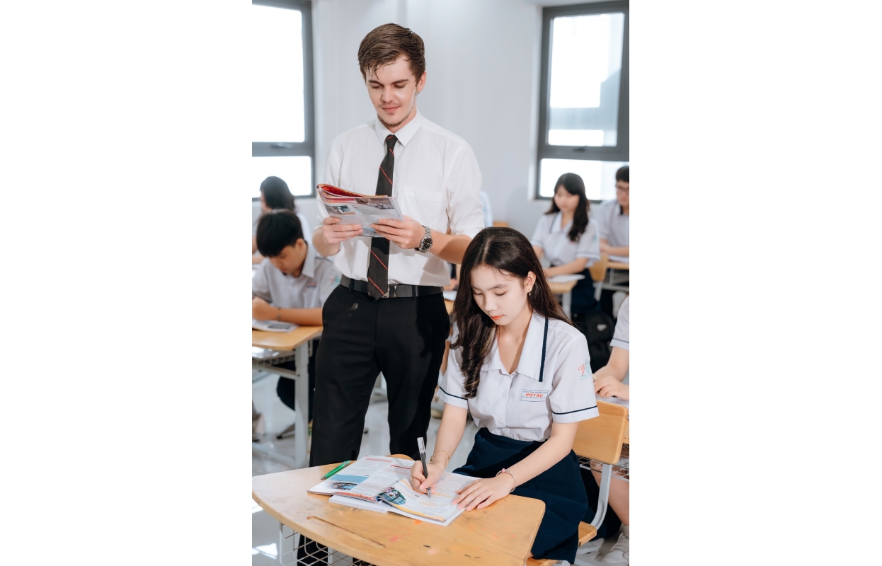 Chụp Ảnh Quảng Cáo Trường THPT Việt Âu