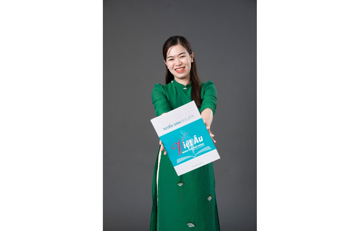 Chụp Ảnh Quảng Cáo Trường THPT Việt Âu