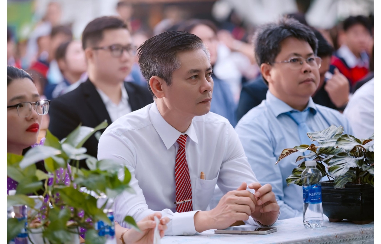 Lễ Trưởng Thành và Tri Ân Trường THPT Việt Âu - "Viết Tiếp Thanh Xuân"