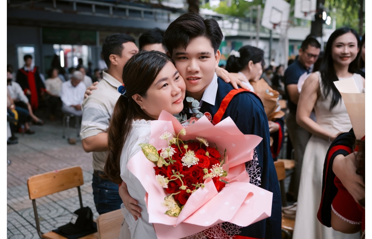 Lễ Trưởng Thành và Tri Ân Trường THPT Việt Âu - "Viết Tiếp Thanh Xuân"