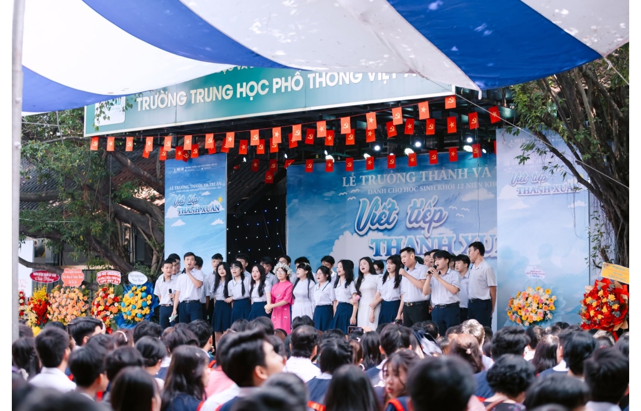 Lễ Trưởng Thành và Tri Ân Trường THPT Việt Âu - "Viết Tiếp Thanh Xuân"