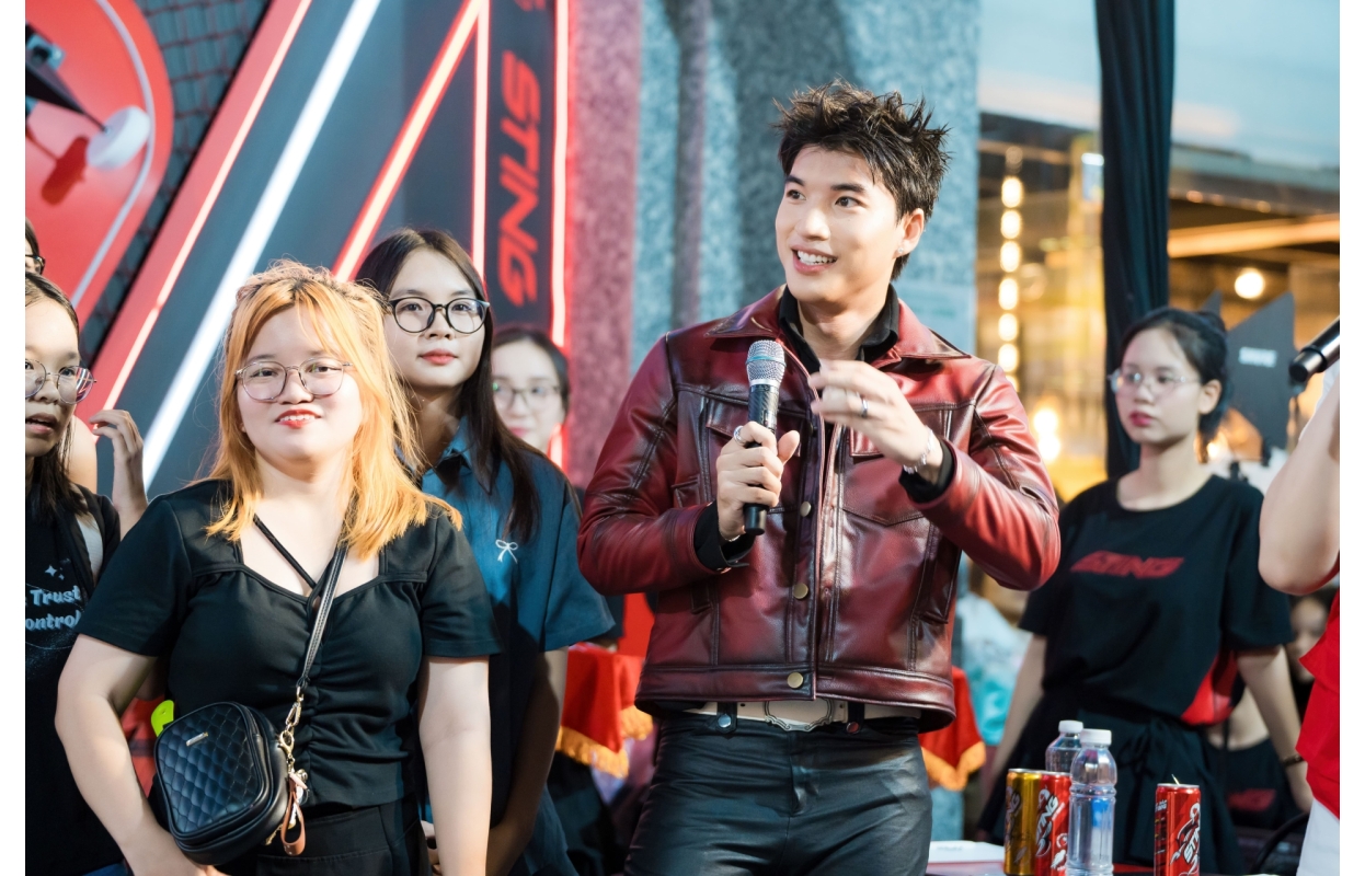 Hiếu Thứ 2 Tại Sự Kiện STING