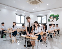 Chụp Ảnh Quảng Cáo Trường THPT Việt Âu