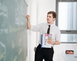 Chụp Ảnh Quảng Cáo Trường THPT Việt Âu