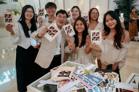 Dịch Vụ Photobooth TP.HCM – Chụp Ảnh Sự Kiện Trẻ Trung, Hiện Đại & Cực Viral